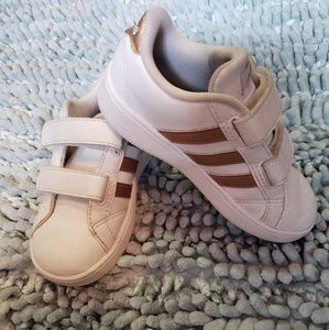 Children size 8 Adidas Shoes